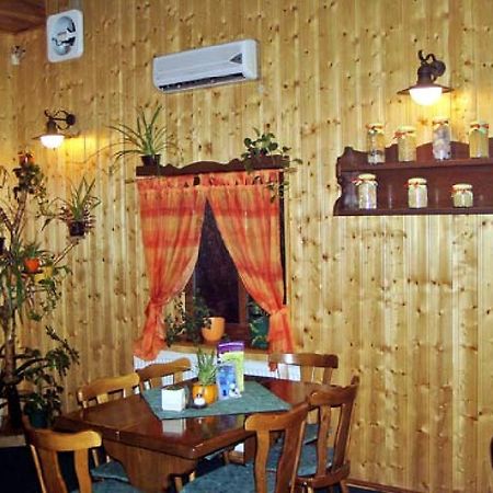 Restaurace A Penzion U Vladaru Mikulášovice Zewnętrze zdjęcie